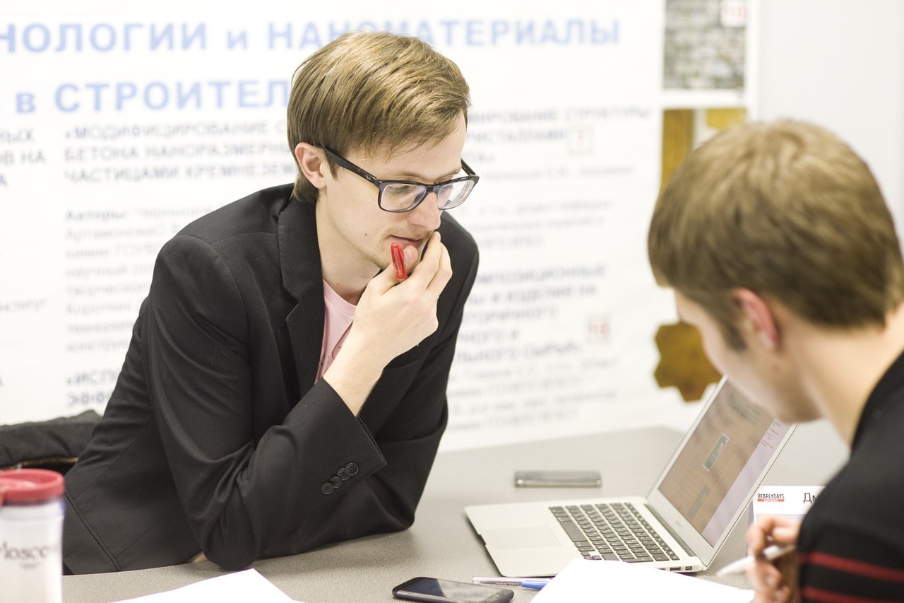 Дмитрий Провоторов консультирует предпринимателей на Earlydays.